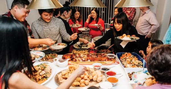 Вареники з тофу та локшина по 6 метрів: що готують китайці до новорічного столу - Суспільство